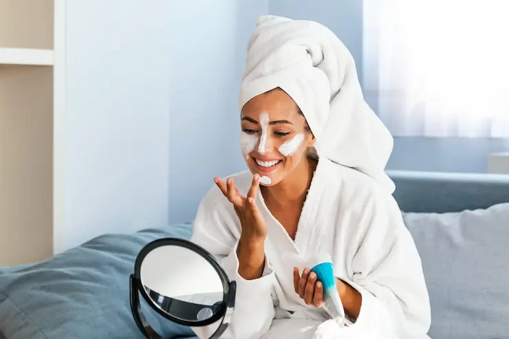 کرم روز یا مرطوب‌کننده معمولی؛ کدام مناسب تابستان است؟