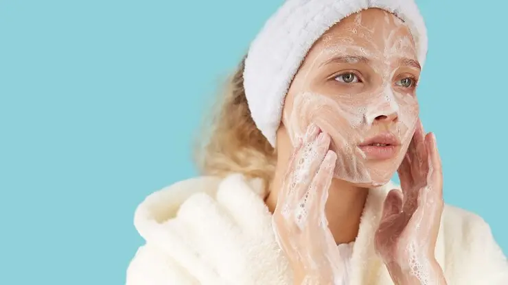 شوینده ژلی، فومی یا کرمی؟ فرقشون چیه و کدومش برای تو بهتره؟