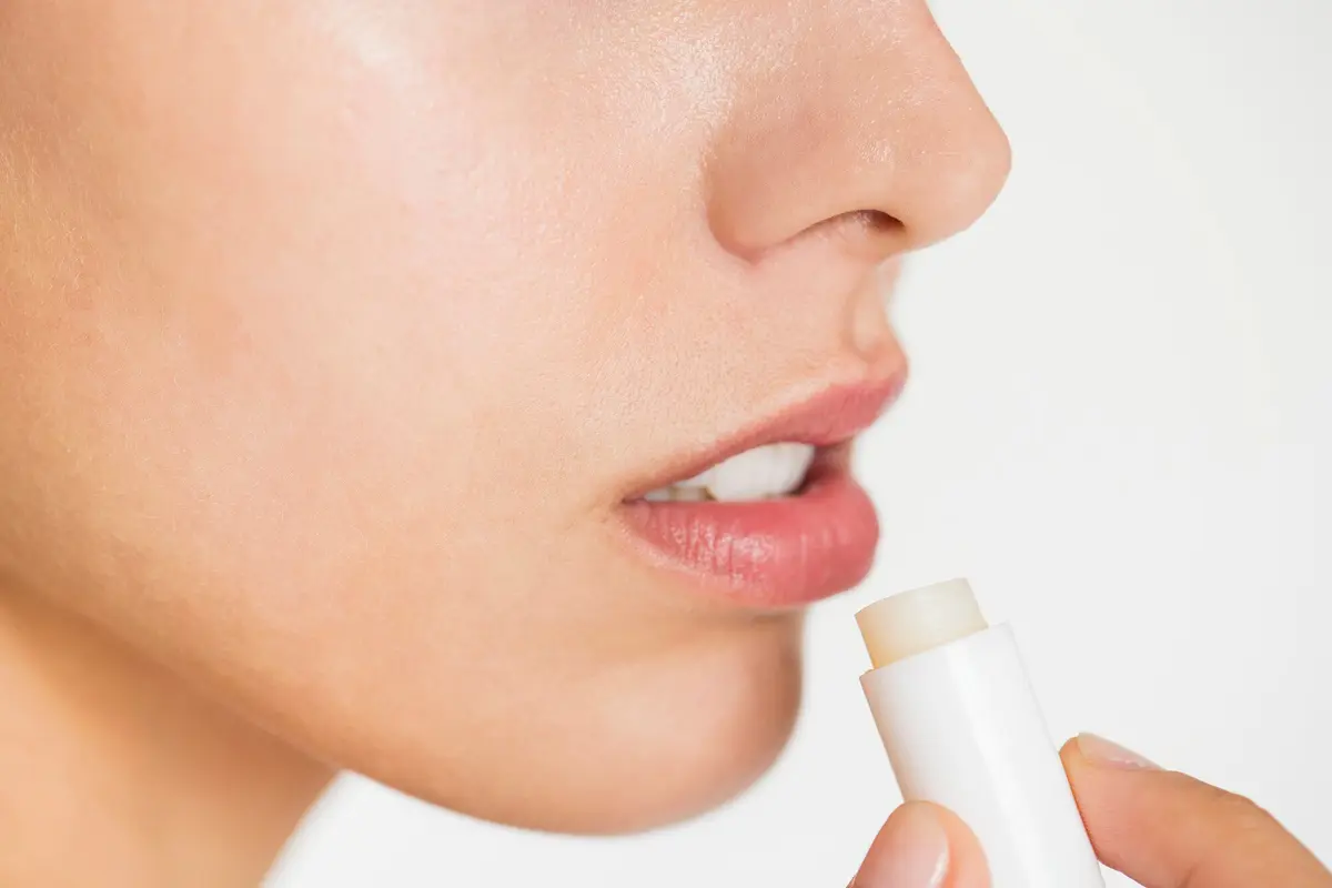 چگونه از خشکی لبها در تابستان جلوگیری کنیم؟