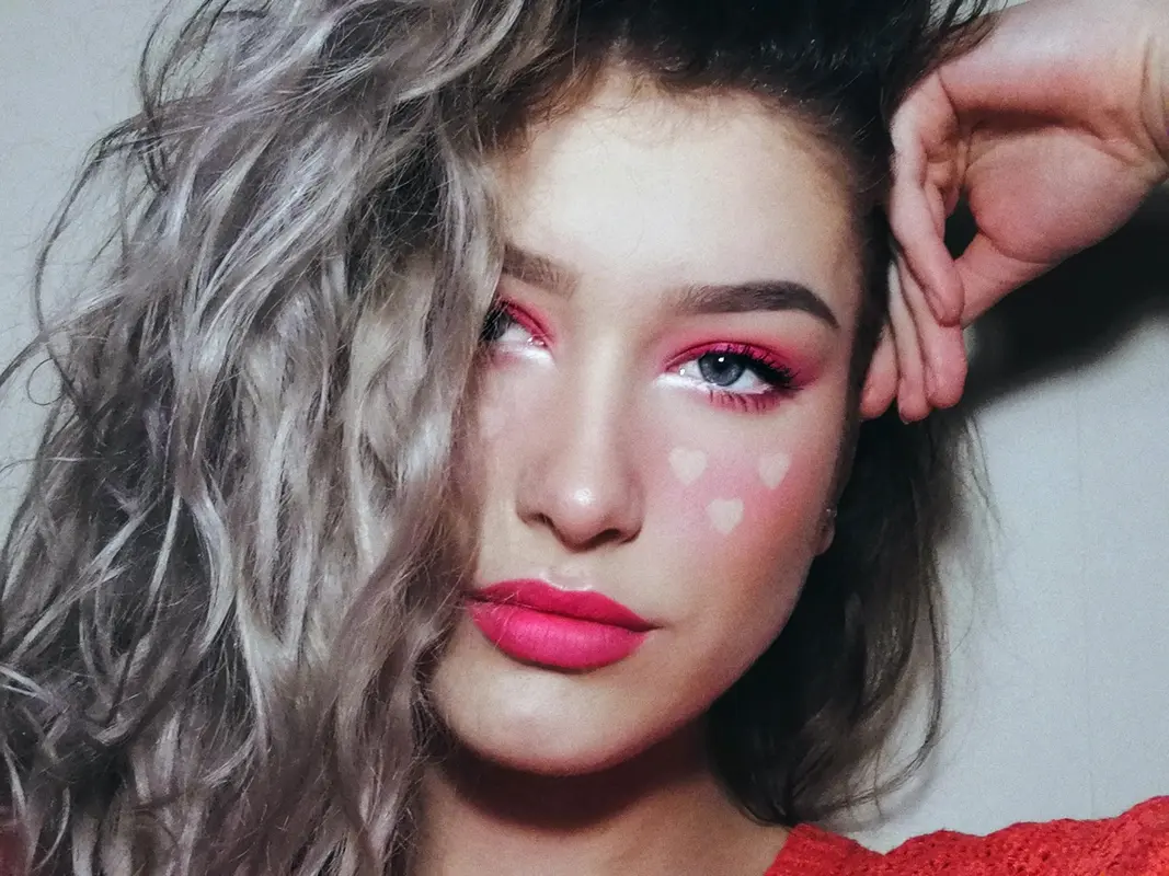 پرایمر یا کرم مرطوب کننده؟ کدام برای آمادهسازی پوست بهتر است؟