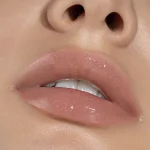 لیپ گلاس حجم دهنده و براق لوکس ویسیج ایکون لیپس کد 505 رنگ Ice Beige حجم 5 میلی لیتر